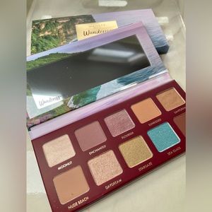 $10☀️ Deluxe eyeshadow palette